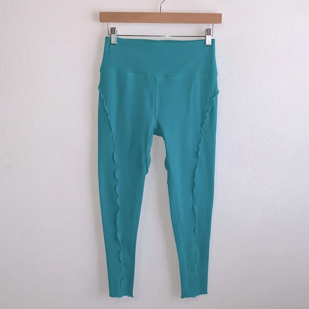 Free People FP Movement Hearts Aflutter Wavy Waters Ruffle Active Leggings Sz M - Picture 4 of 13